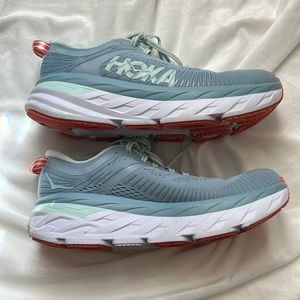 Hoka women’s Bondi 7